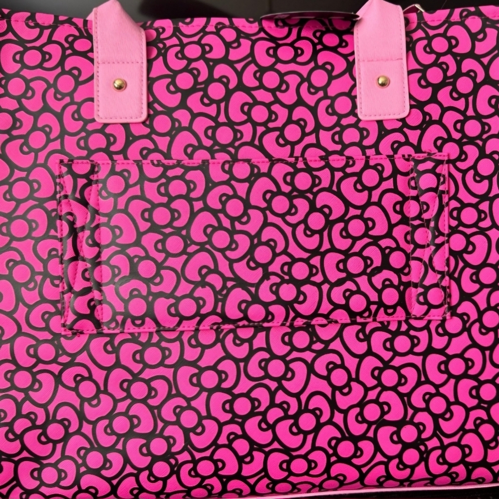 Hello Kitty Sanrio Travel Tote  Crossbody Bag Luggage  Tag 3 Piece Set NWT - Picture 4 of 10